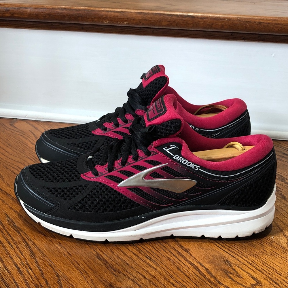 BROOKS Addiction 13 Black/Pink/Grey Women’s Sz 10 in Preloved Condition!